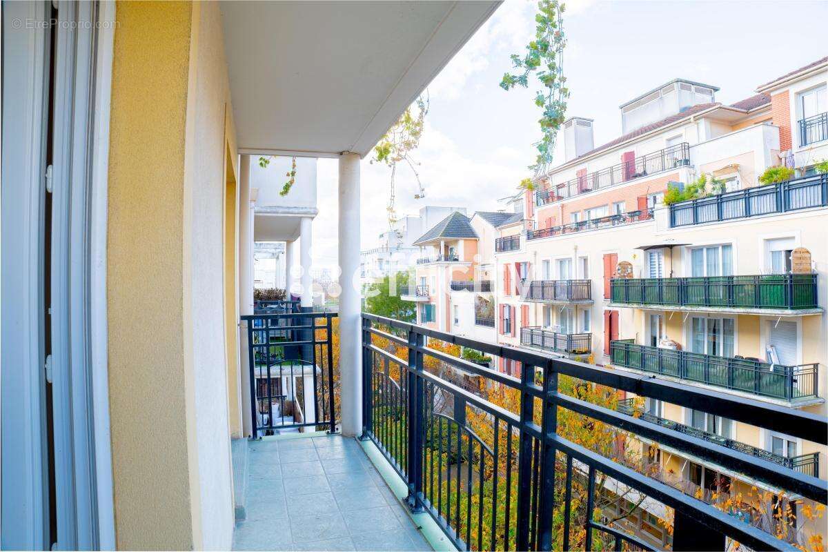 Appartement à VILLENEUVE-LA-GARENNE