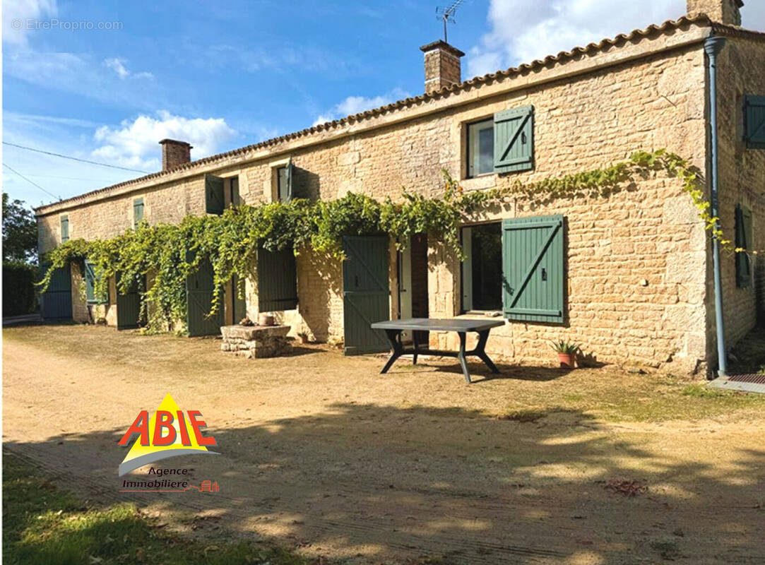 Photo 1 - Maison à COULON