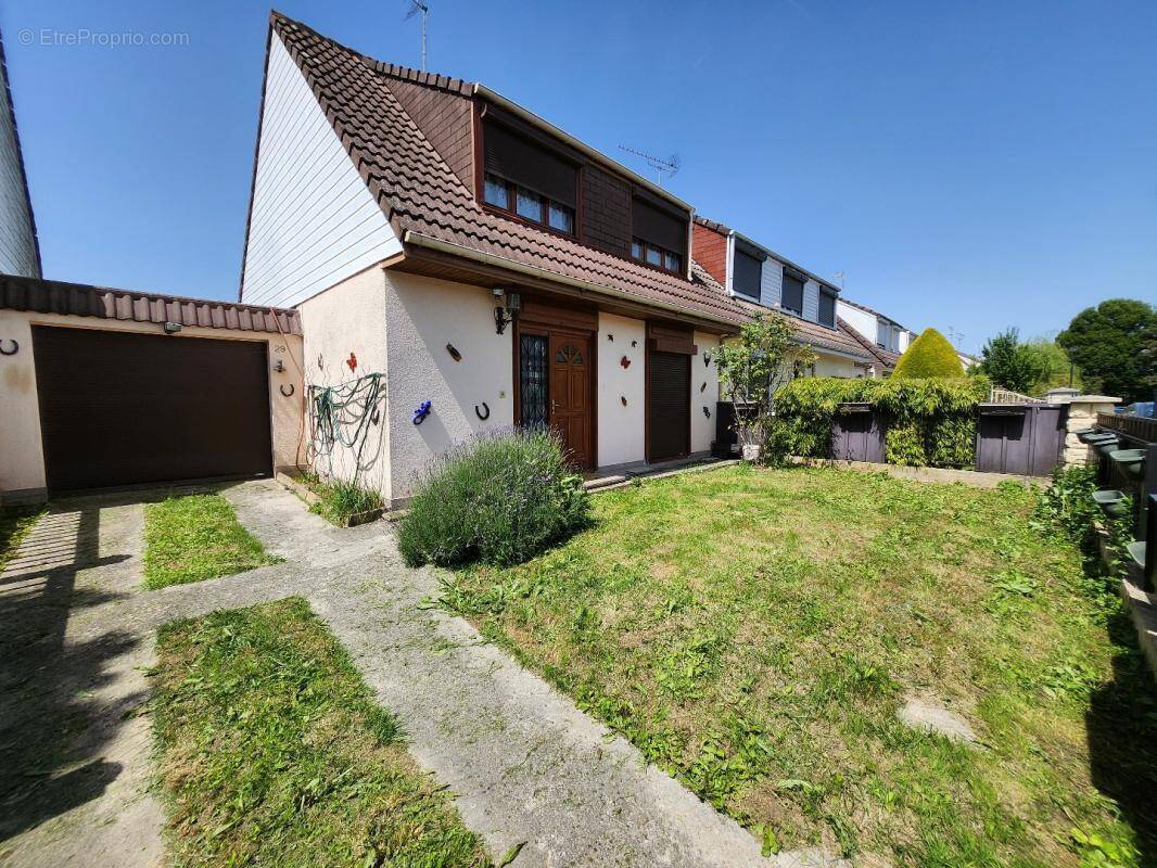 Maison à MOUSSY-LE-NEUF