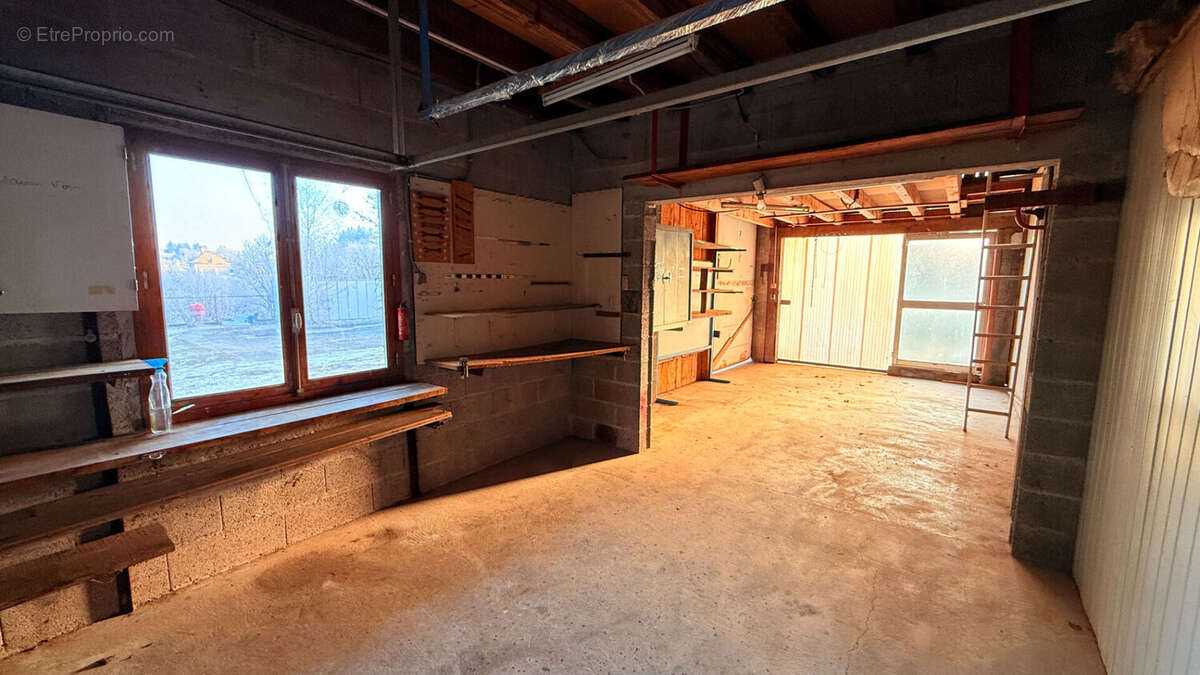 Maison à MENIL-SUR-BELVITTE