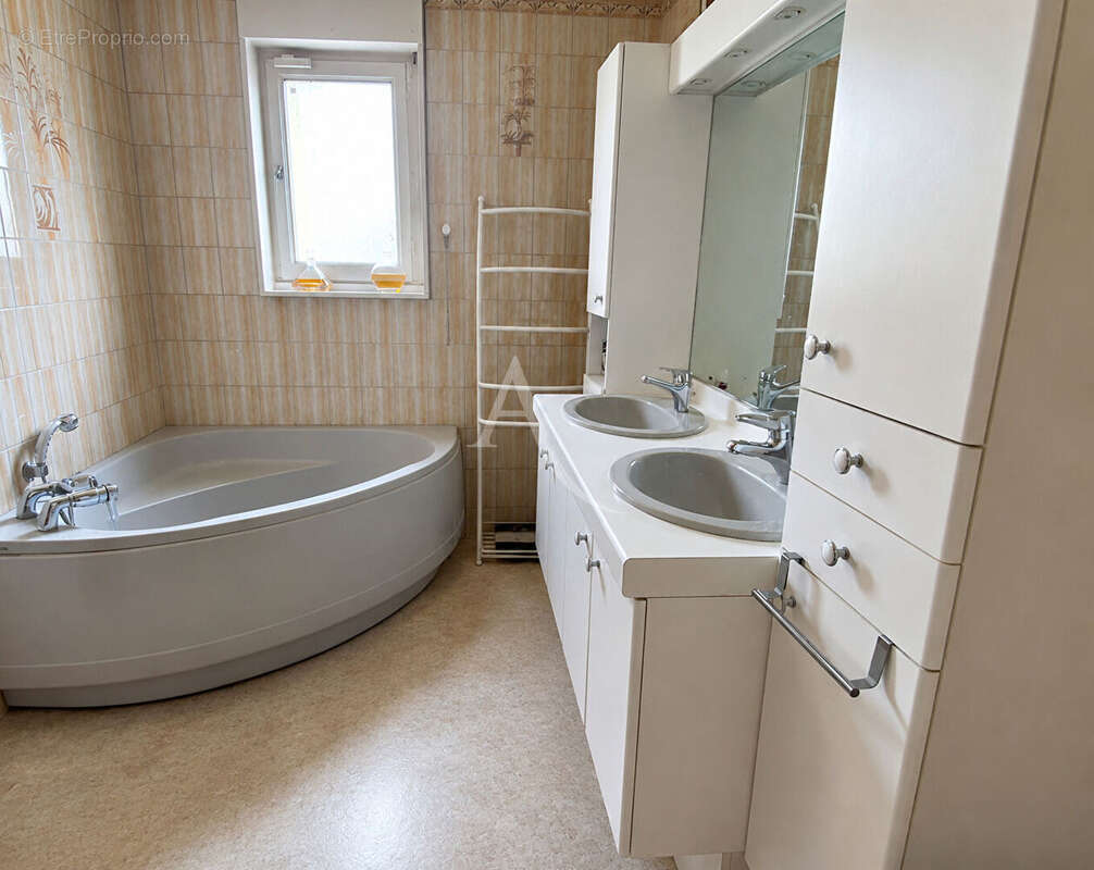 Maison de plain-pied Mardié 5 pièce(s) 102 m2 - photo 7