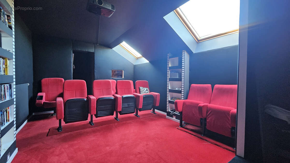 Maison à LES HERBIERS