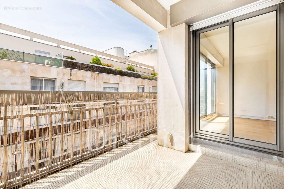 Appartement à PARIS-15E