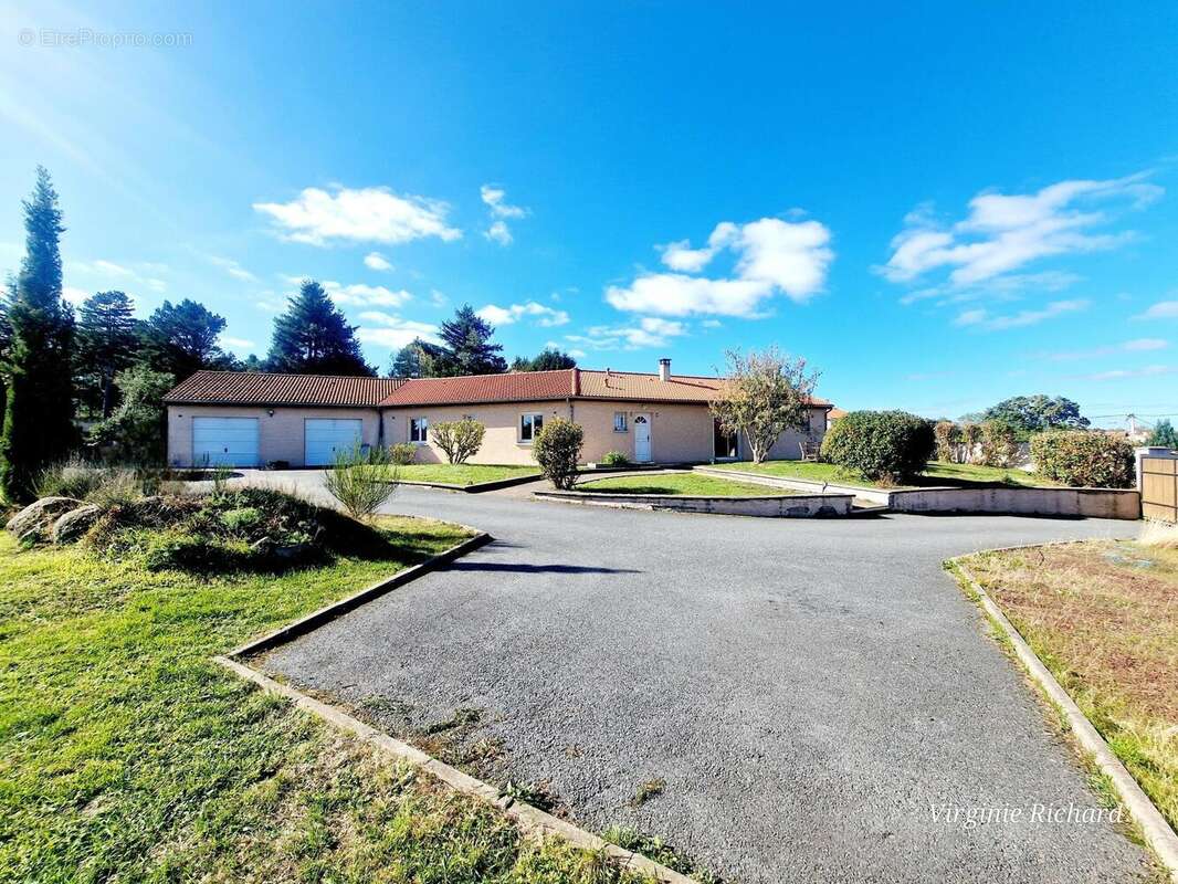 Photo 3 - Maison à VOLVIC