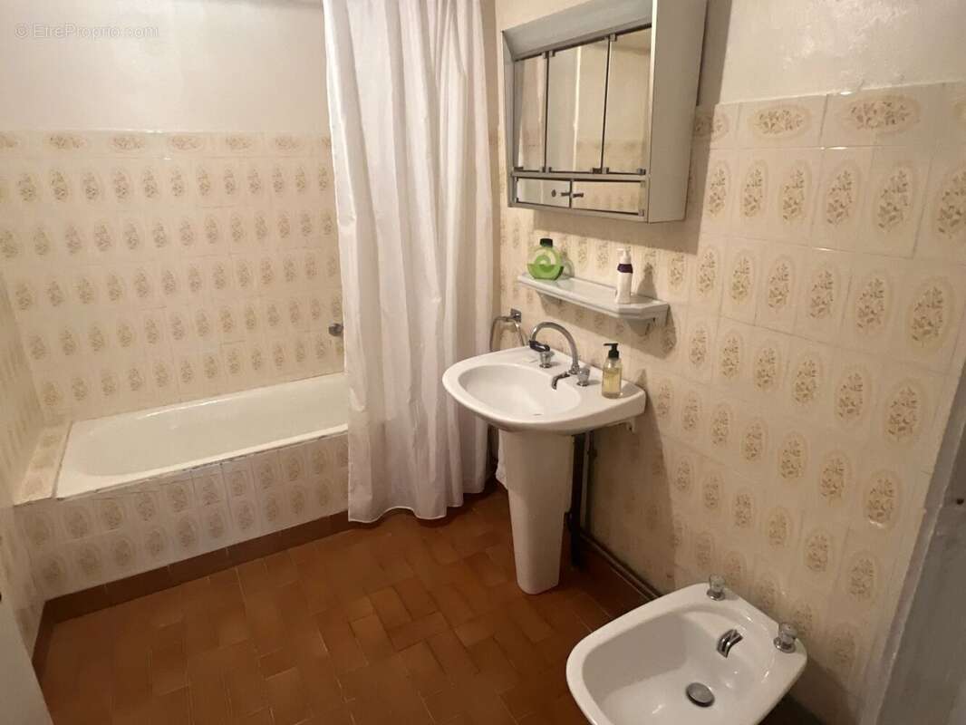Grande maison avec maison d'amis et maison indépendante à rénover - photo 6