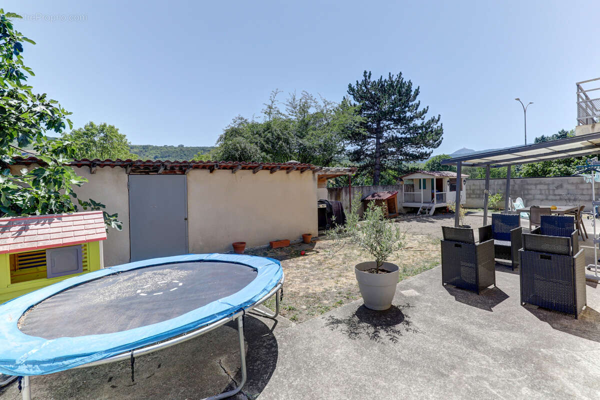 Grande maison familiale à Blanzat - photo 20