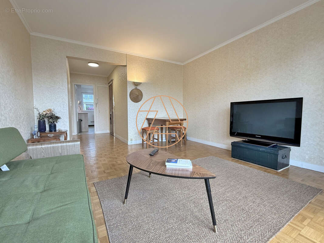 Appartement à SAINT-MAUR-DES-FOSSES