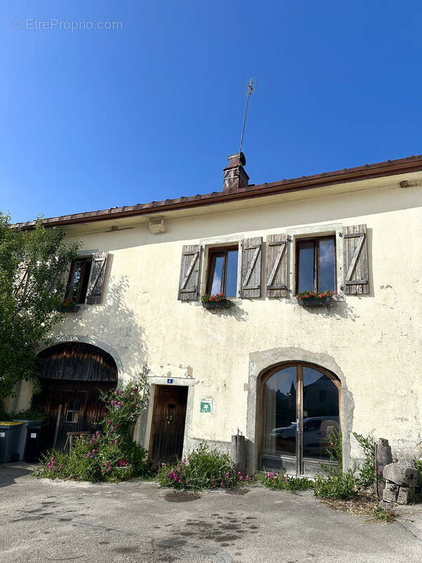 Appartement à MOUTHE