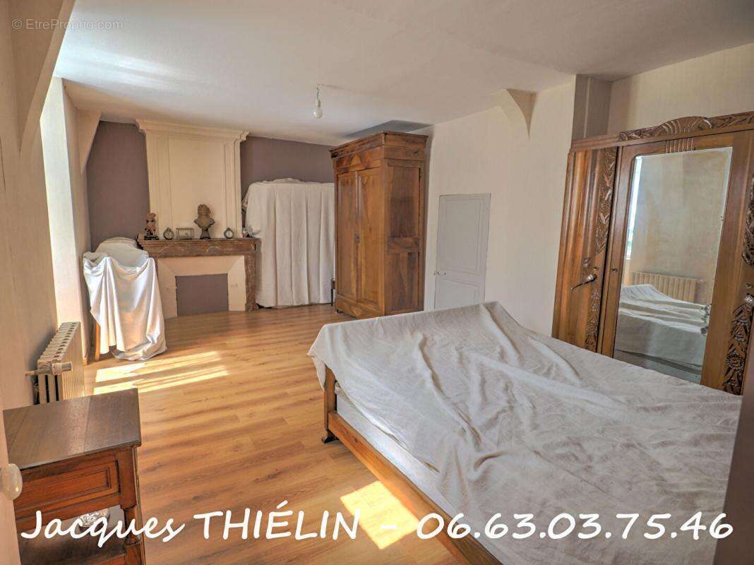 Maison à LONGUE-JUMELLES