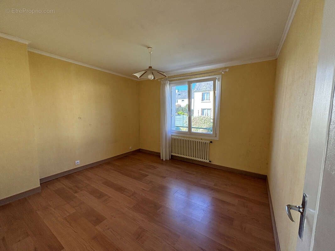 Maison à LE RELECQ-KERHUON