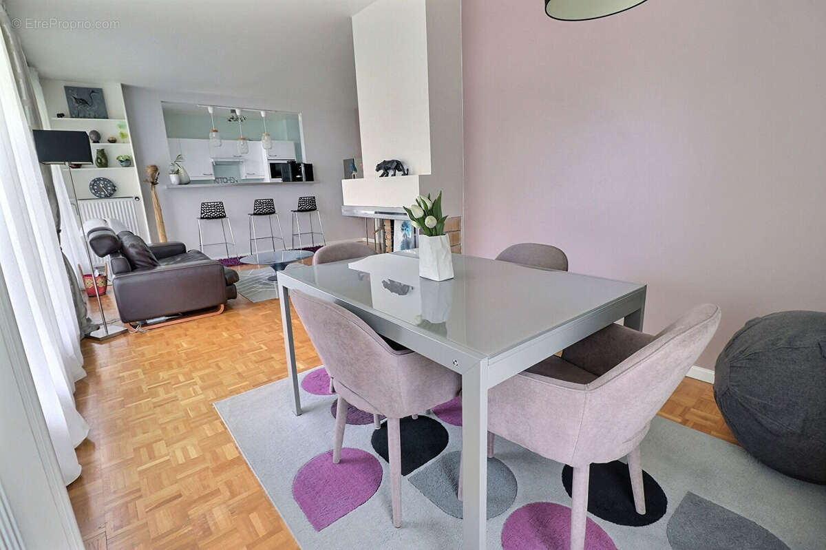 Appartement à MAREIL-MARLY