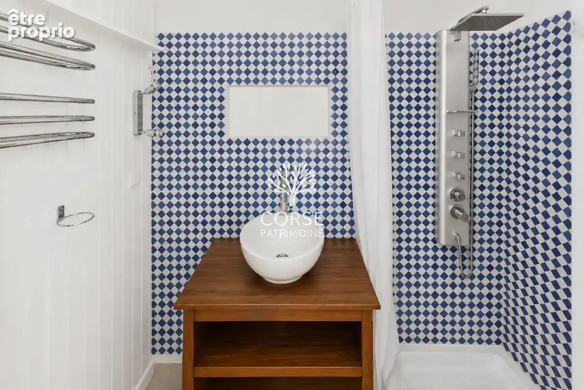 Maison à rénover avec piscine au calme - photo 12