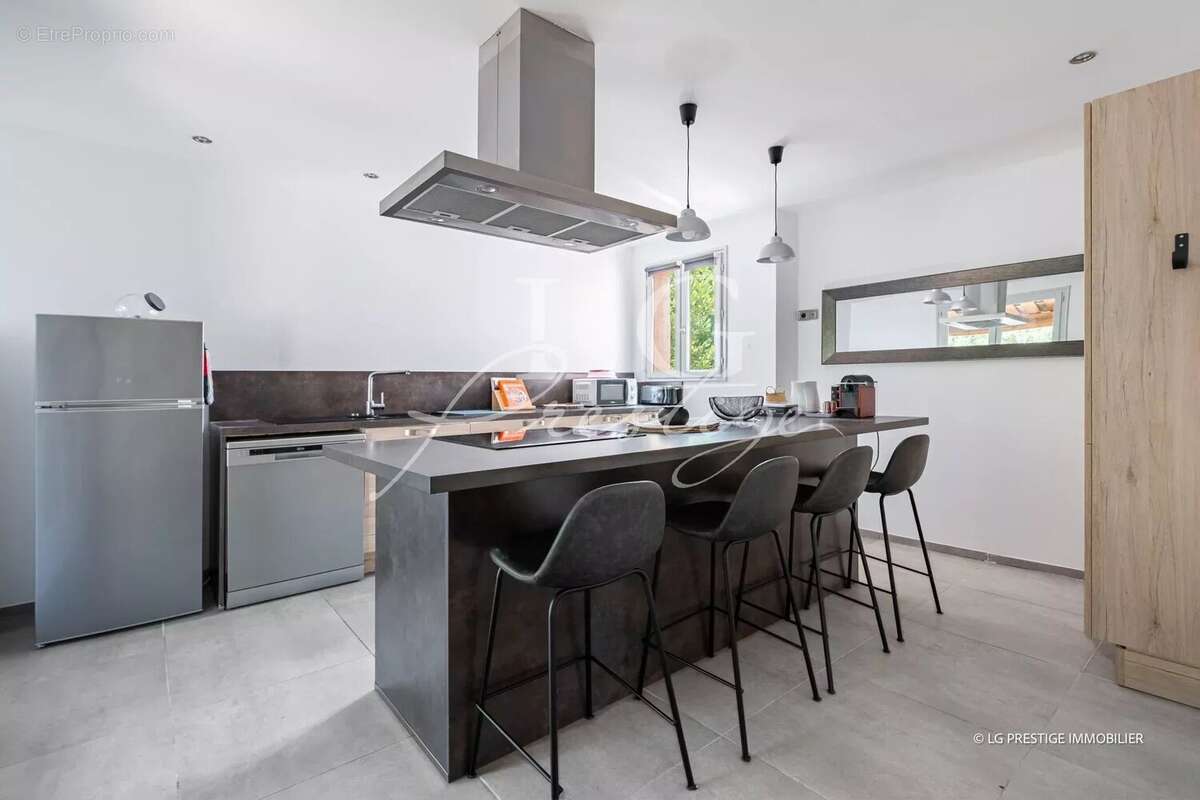 Maison à MONTAUROUX