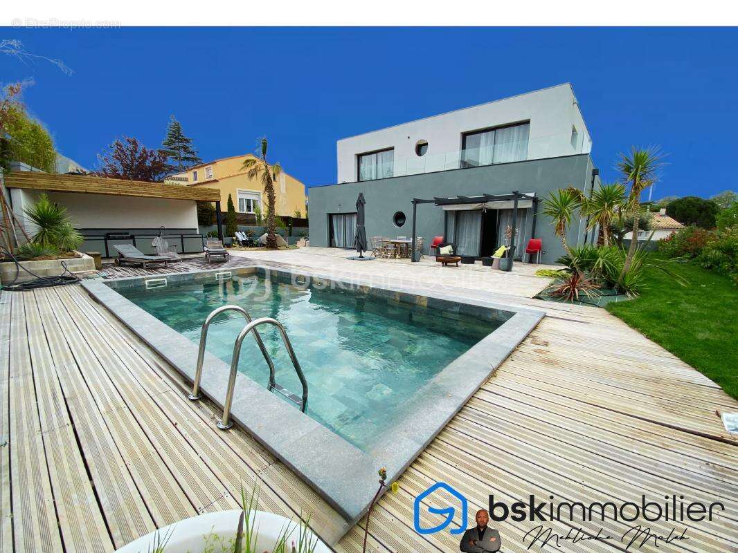 Maison à SAINT-JEAN-DE-VEDAS