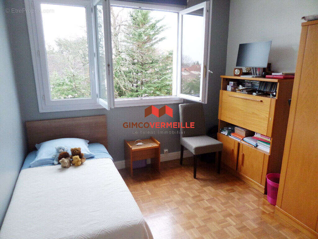 Appartement à LA CELLE-SAINT-CLOUD