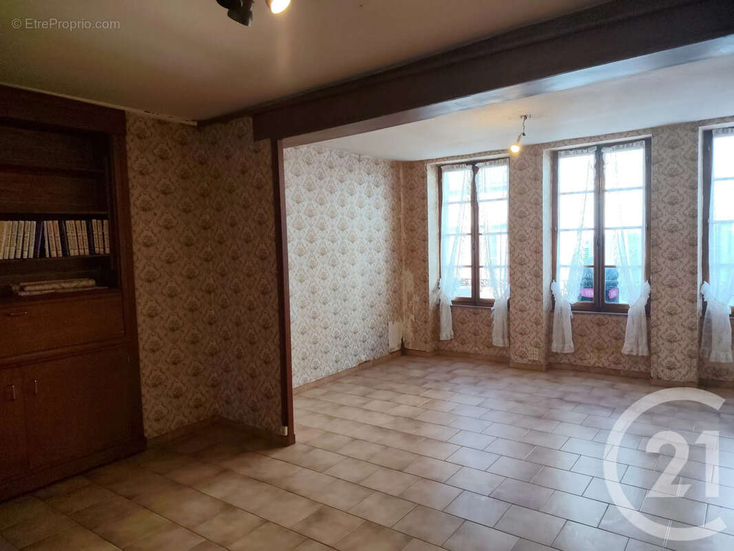 Maison 207 m² à Lormes  - photo 4