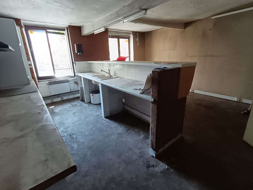 Commerce à CHAVILLE