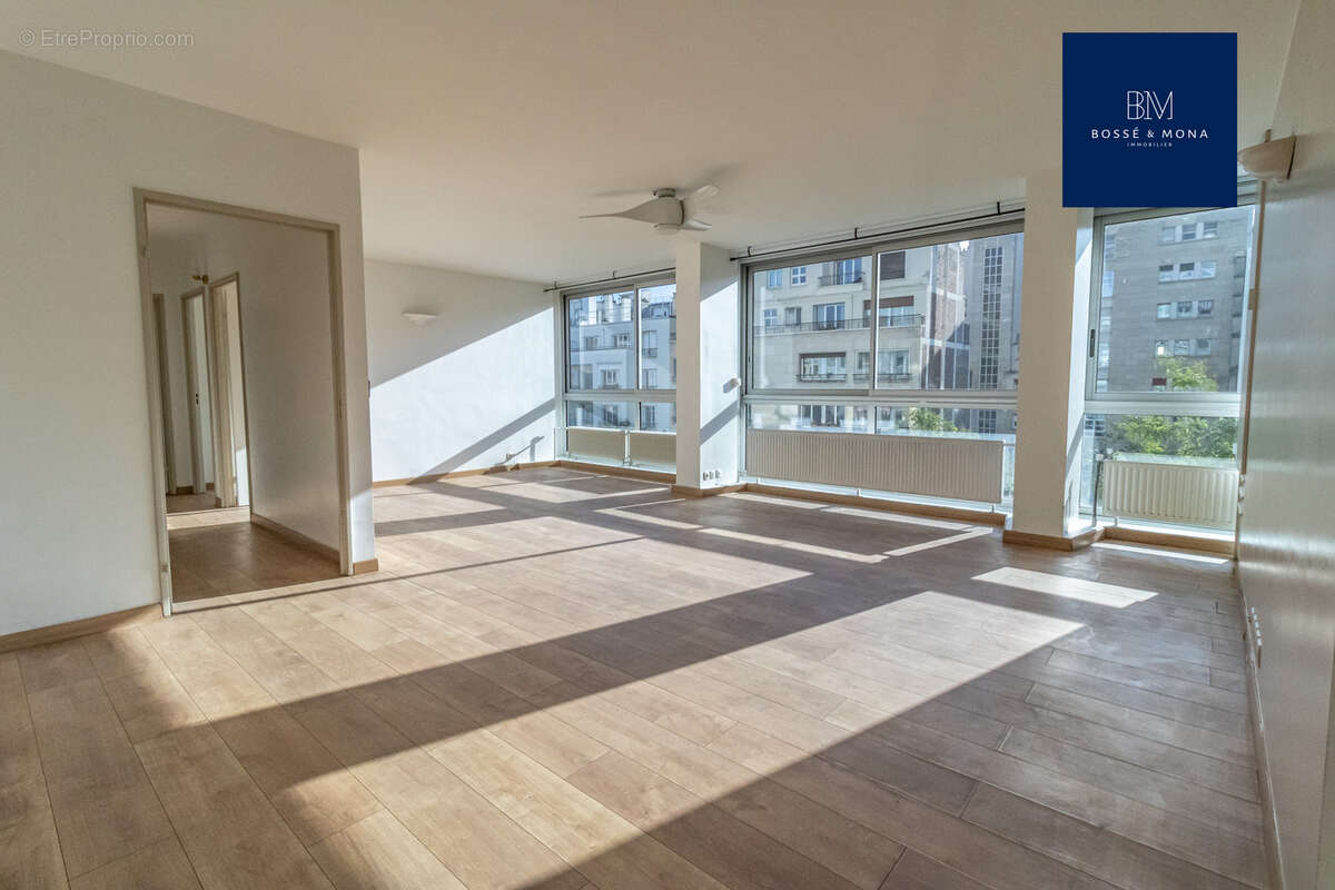Appartement à PARIS-16E