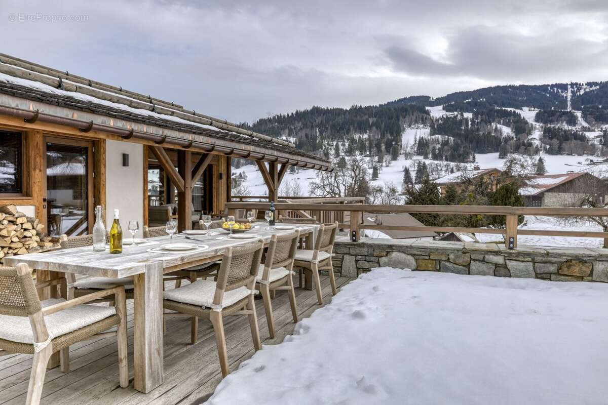 Maison à DEMI-QUARTIER