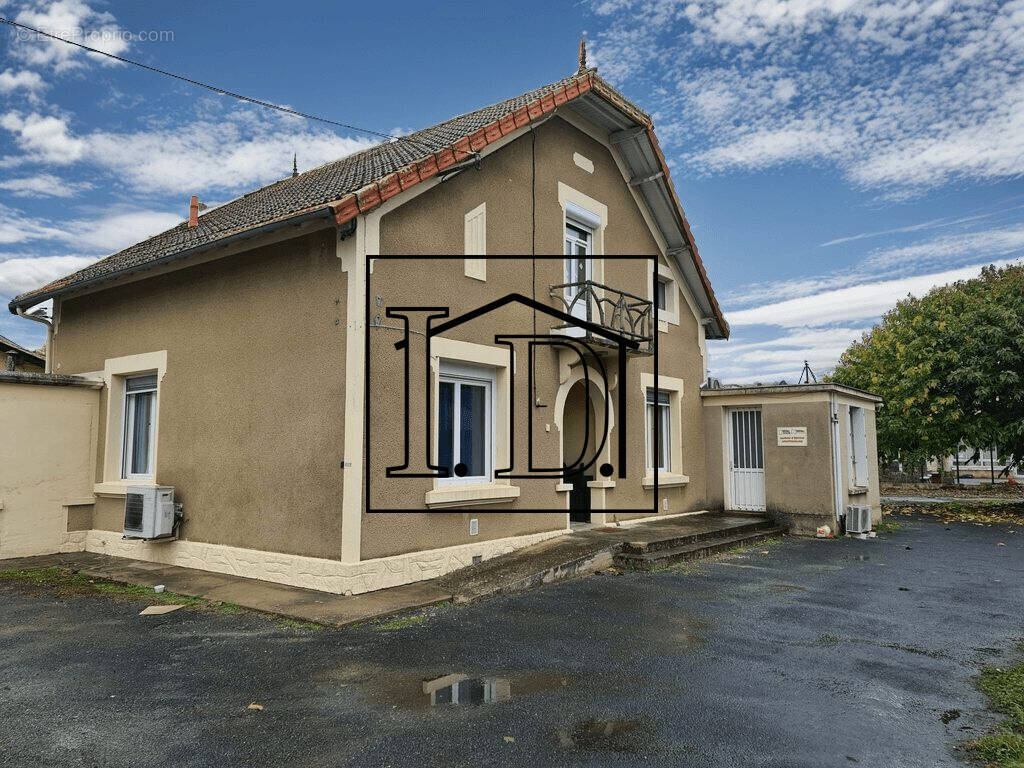 Maison à MONTPON-MENESTEROL