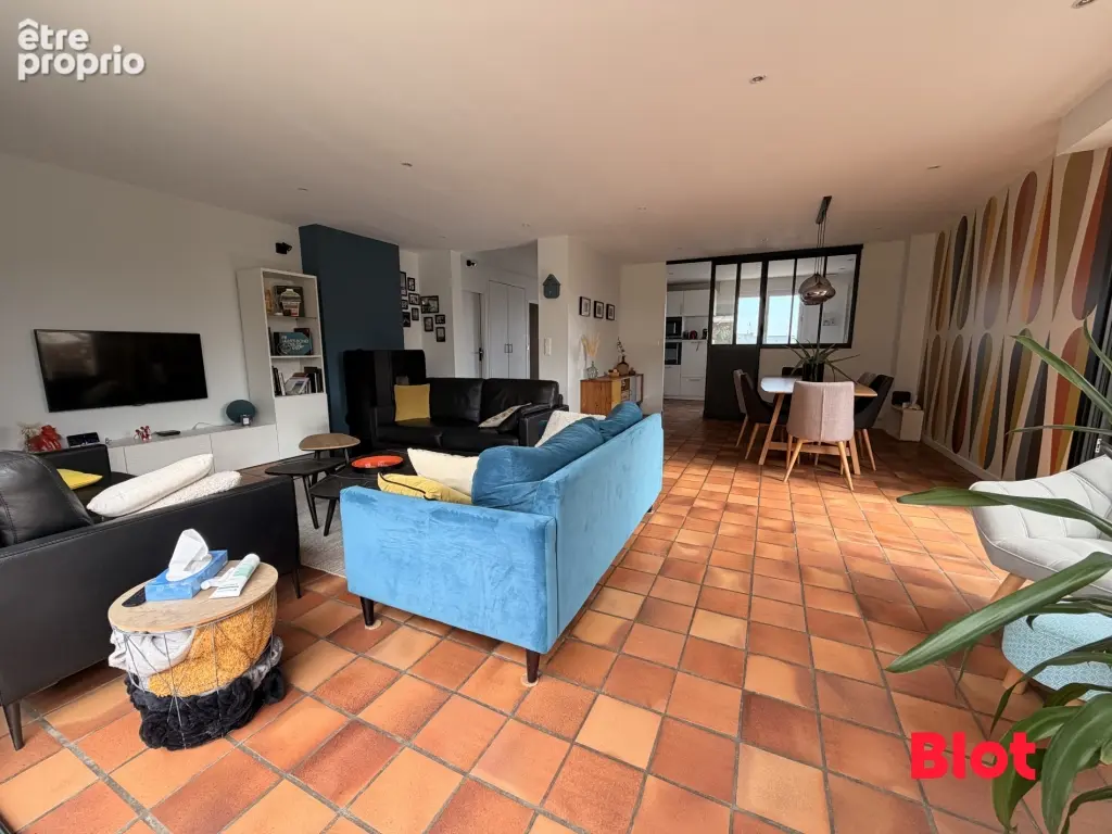 Maison 8 pièces 218 m² à vendre à Mordelles (35310) - photo 2