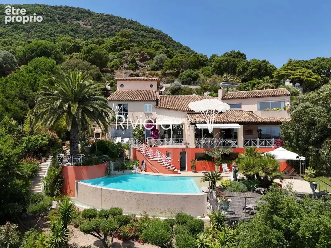 Propriete avec piscine a debordement et vue mer ! - photo 4