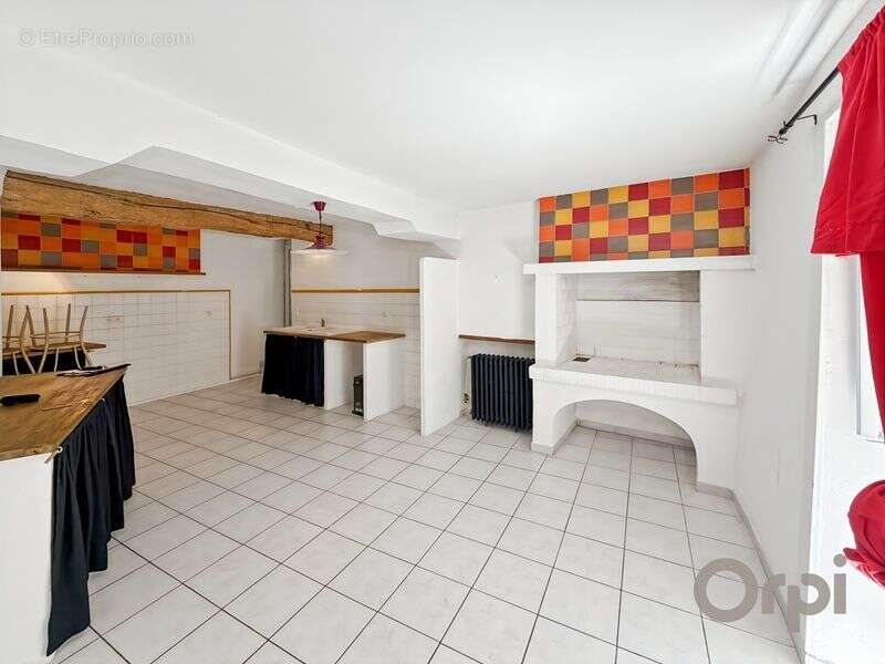 Centre historique de LECTOURE, maison de ville habitable avec petit extérieur à aménager - photo 2