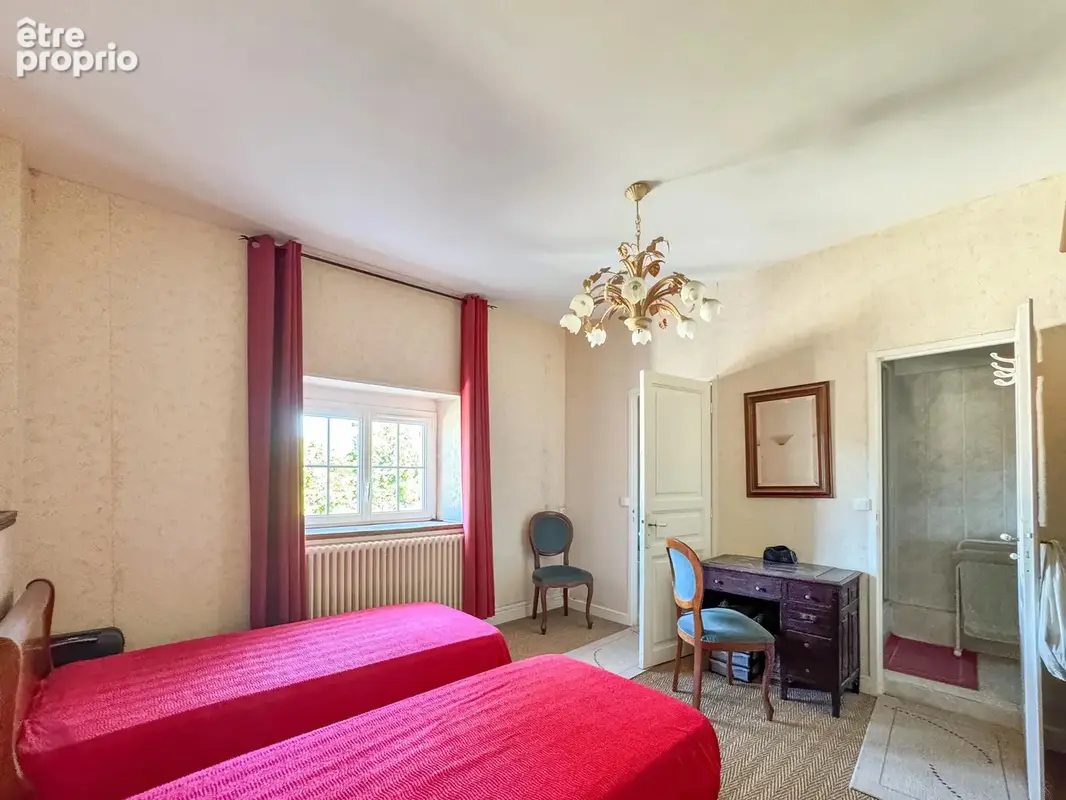 Ancienne propriété viticole avec dépendances, alambic et piscine - photo 12