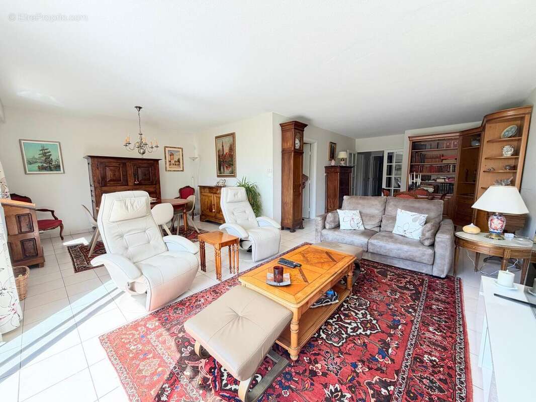 Photo 2 - Appartement à VILLENEUVE-LES-AVIGNON