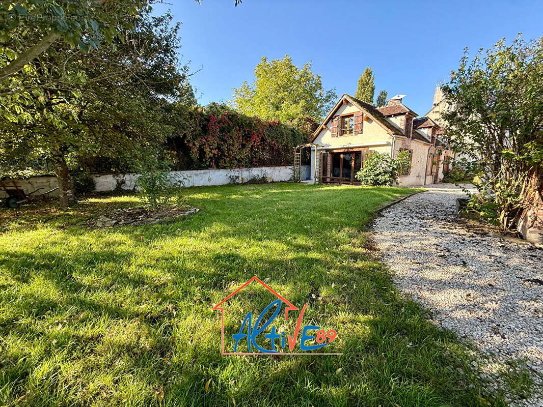 Maison à SAINT-AUBIN-CHATEAU-NEUF