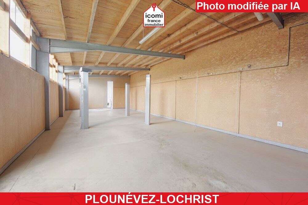 Autre à PLOUNEVEZ-LOCHRIST