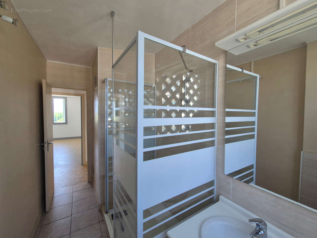 Achat Appartement T3 Grenoble – 3 Pièces Traversant Est-Ouest avec Balcon, Cave & Parking - photo 12