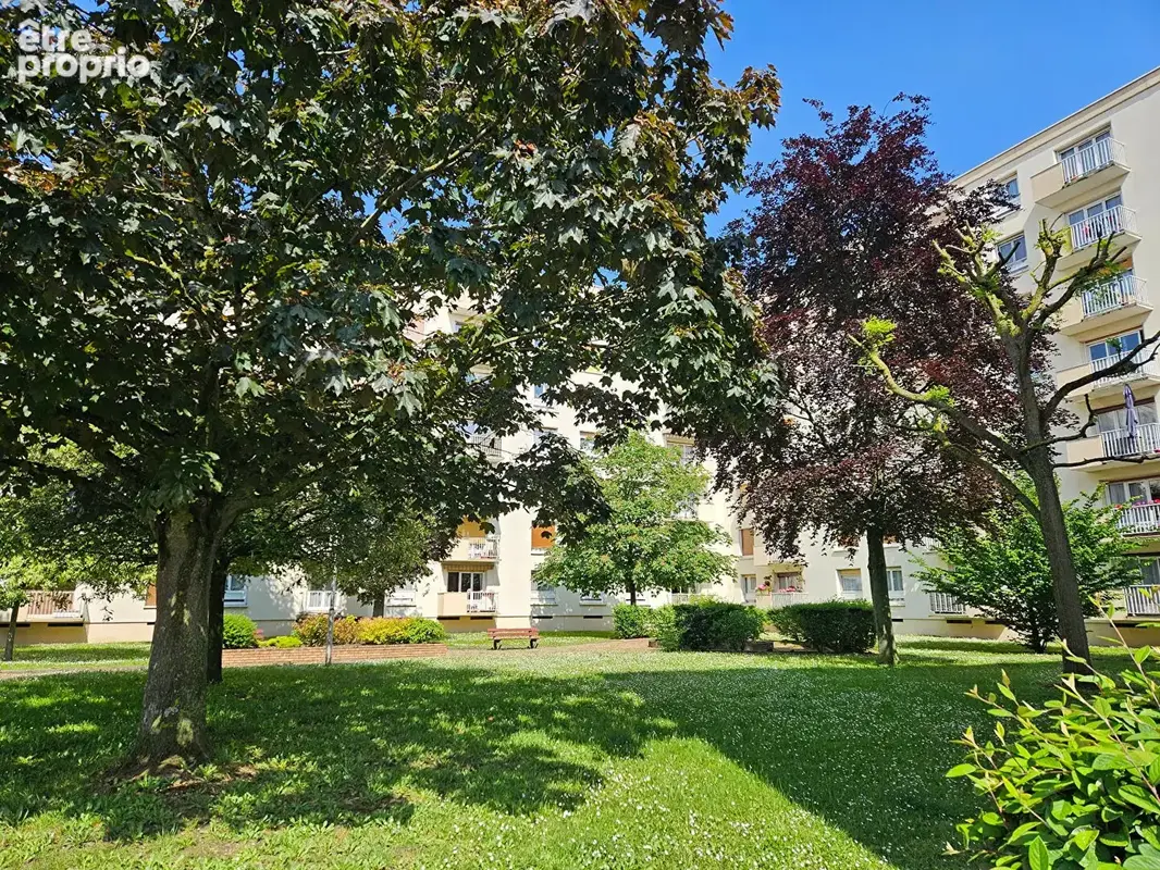 F4 lumineux avec séjour double & balcon  Rés. Condorcet - photo 11