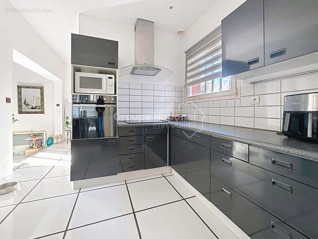 Maison à SAINT-CEZAIRE-SUR-SIAGNE