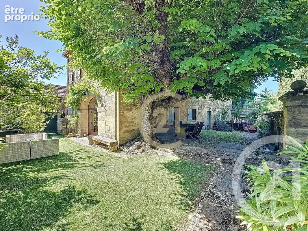 Maison 12 pièces 222 m² à vendre à Vers-Pont-Du-Gard (30210) - photo 2