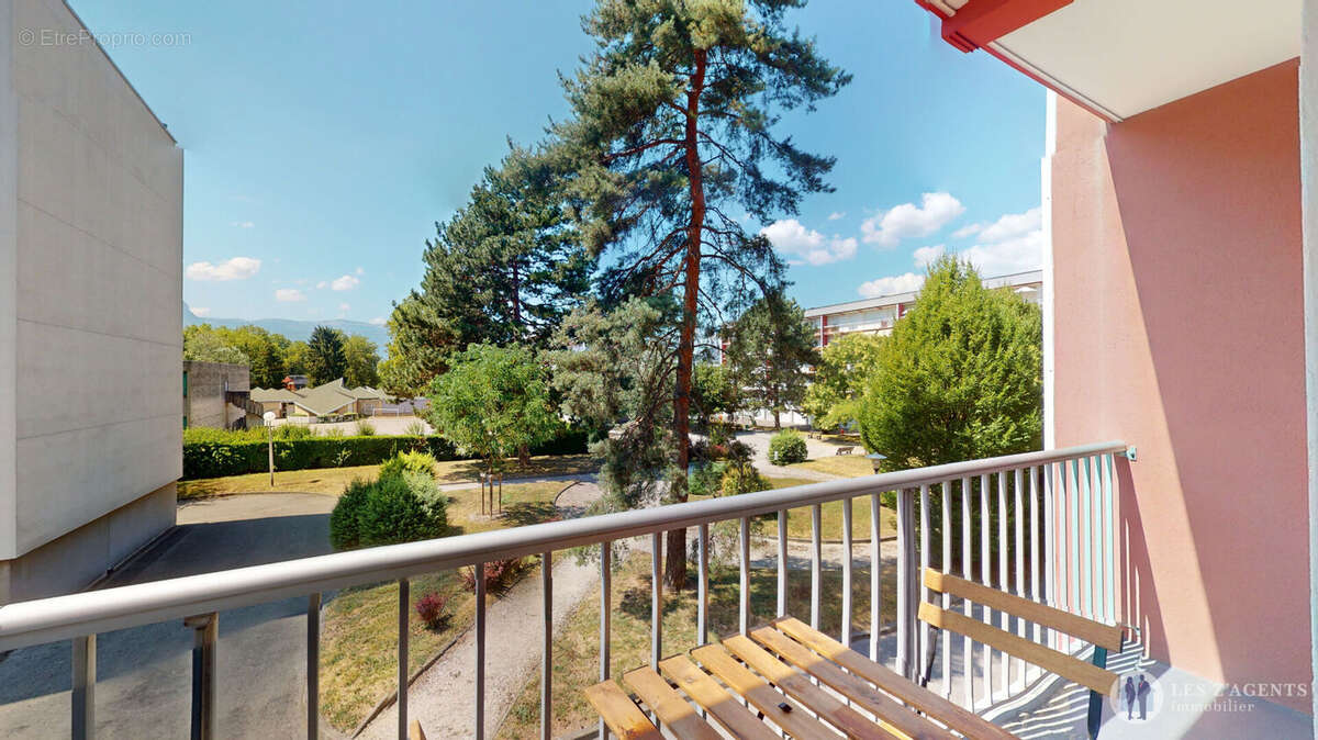 T3 avec balcon dans une copropriété fermée - photo 3