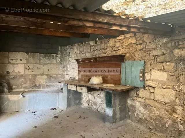 Maison à FONTVIEILLE