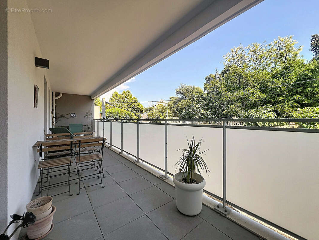 COUP DE COEUR ! Magnifique T3 avec terrasse de 20 m² et garage - Résidence récente -DPE A - photo 5