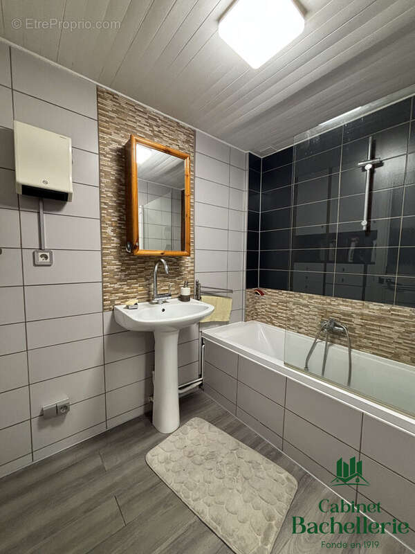 Appartement 76 m² à Marseille-2e  - photo 7