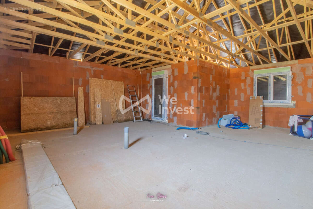 Maison 104 m² à Xivry-Circourt  - photo 5