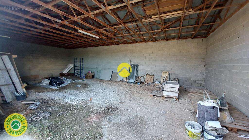 Commerce à RAVIERES