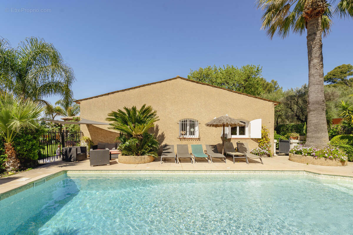 Maison à CARQUEIRANNE