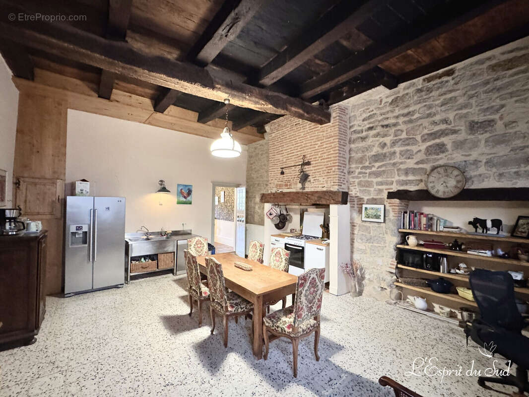 Cuisine - Maison à SAINT-ANTONIN-NOBLE-VAL