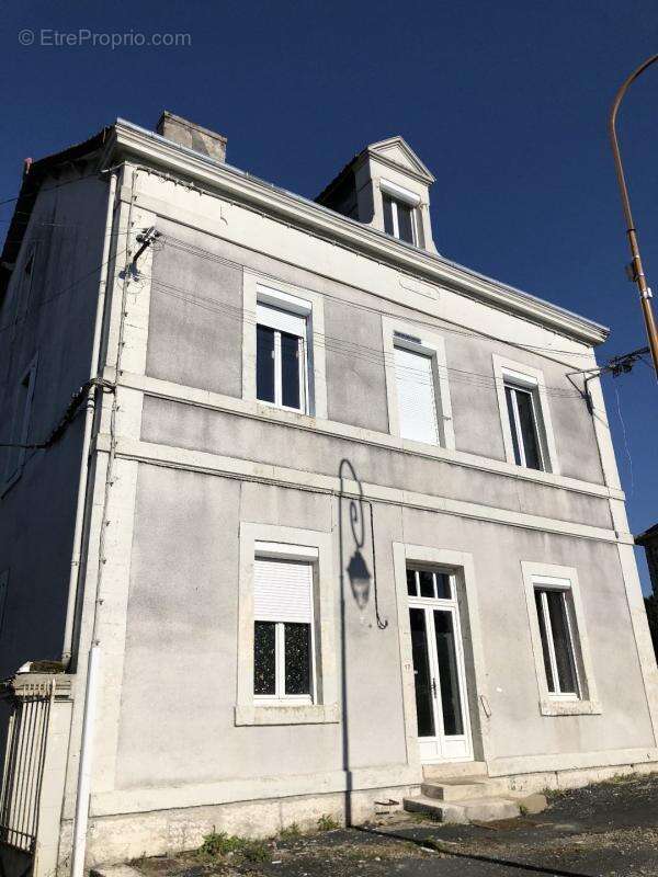 Appartement à JUMILHAC-LE-GRAND