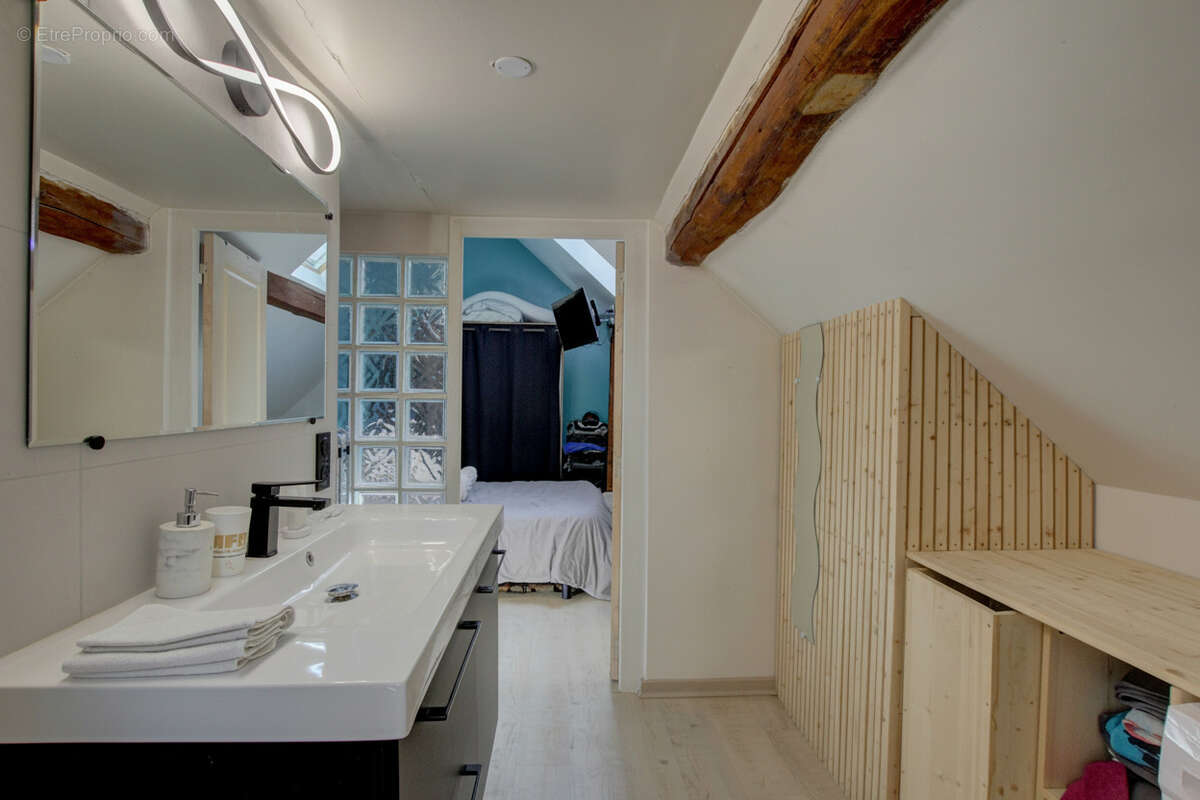 Maison à LESCHERAINES