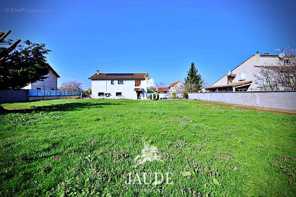 Maison à BUSSIERES-ET-PRUNS