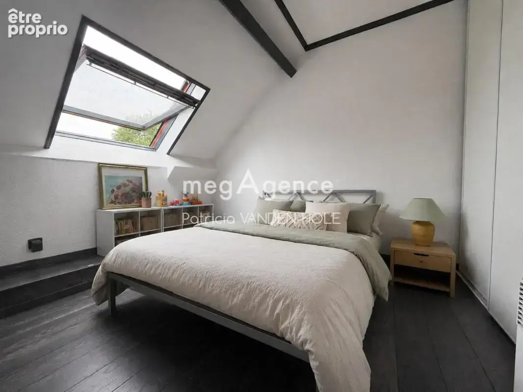 Villa avec piscine couverte à 1h de Paris , vendu avec le mobiliers , prestations récentes - photo 13