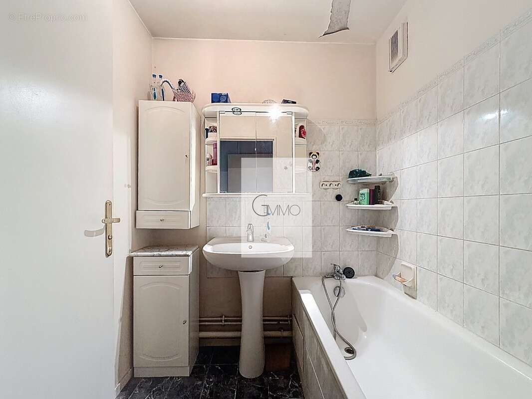 Appartement à L'HAY-LES-ROSES