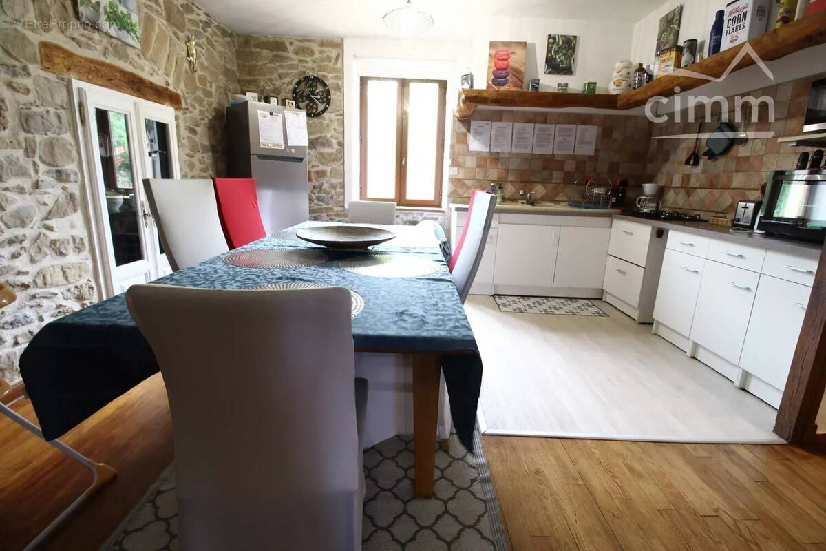 A vendre 2 maisons sur 23 000m² de terrain bordé par une rivière - photo 16