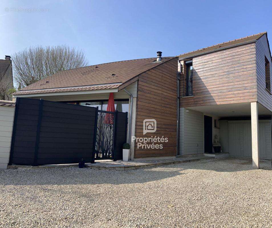 Maison à THOIRY